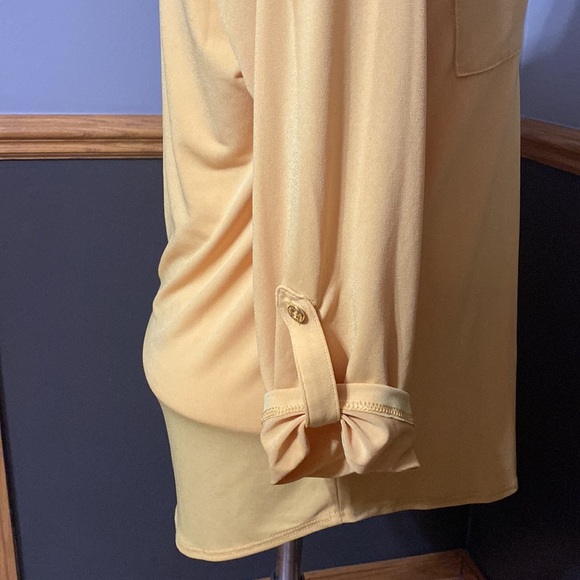Ellen Tracy gold v neck 3/4 sleeve blouse size medium - Picture 5 of 9